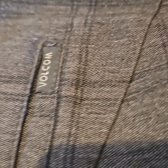 Volcom Dark Grey Plaid Shorts - Size 33 - Picture 5 of 6